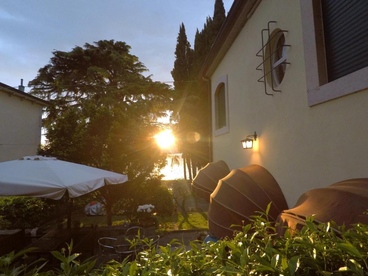 Villa Corteolivo Rooms Torri Del Benaco Exterior photo
